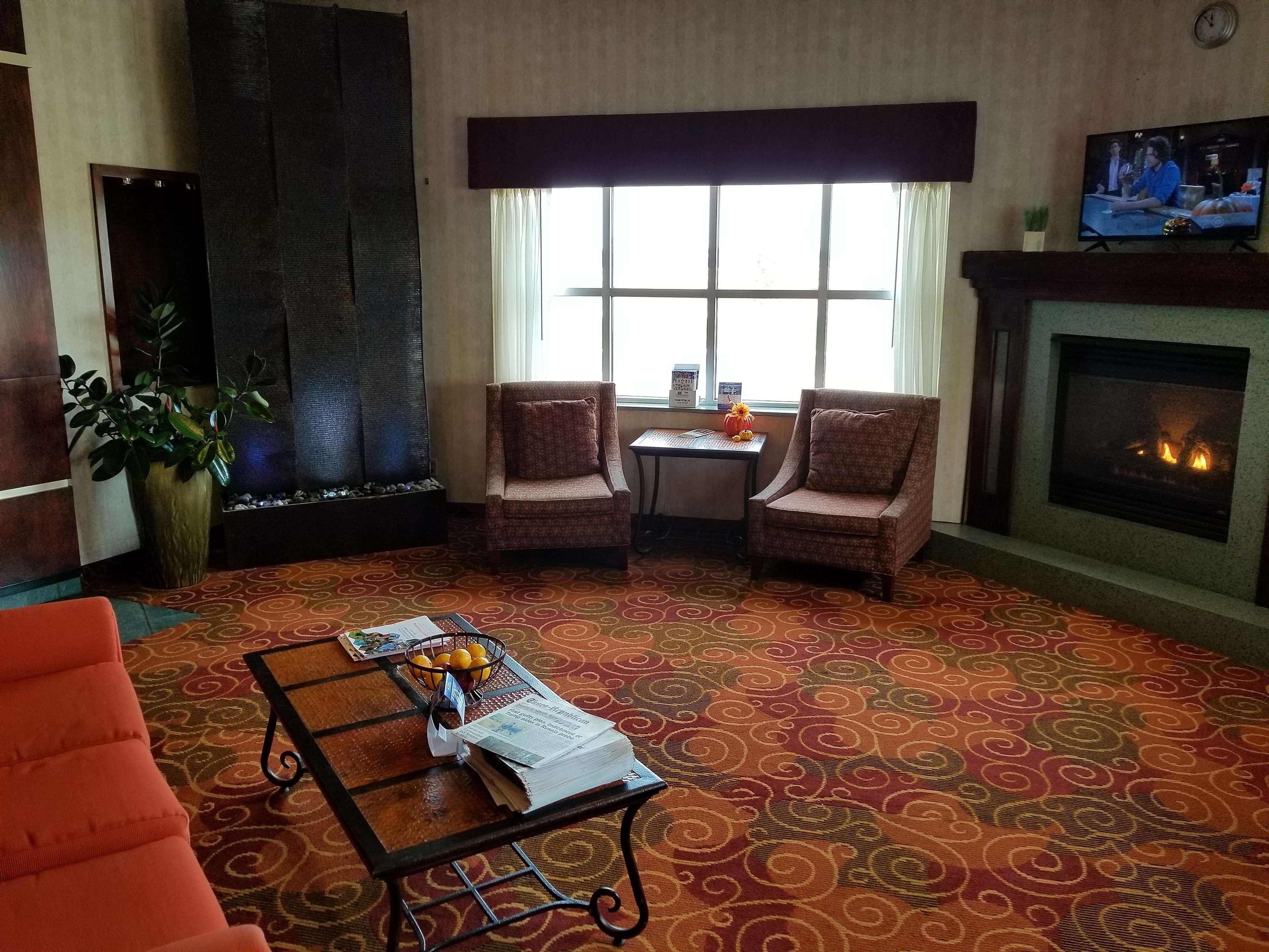 Rock Island Inn & Suites Marshalltown Eksteriør billede