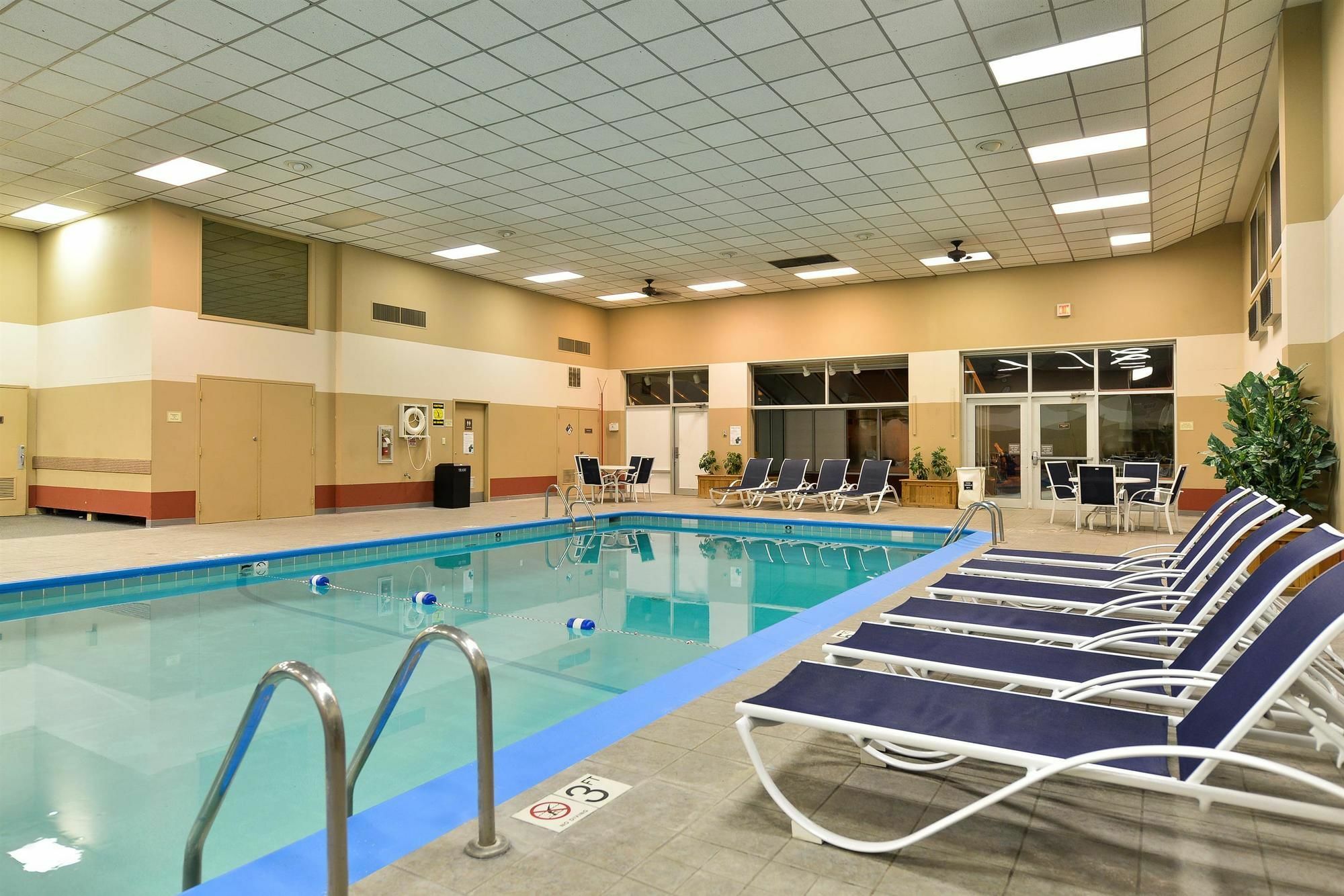 Rock Island Inn & Suites Marshalltown Eksteriør billede